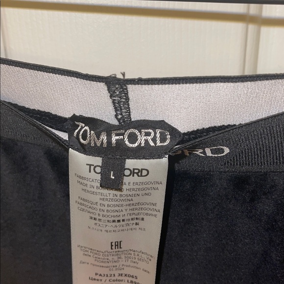 Tom Ford Women’s Black Velvet Leggings NWOT - Picture 7 of 11